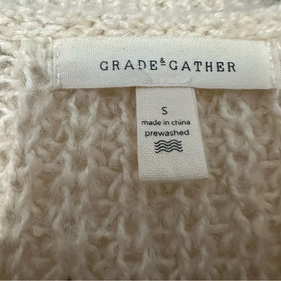 Women's Cream Cable Knit Sweater Vest - Picture 2 of 4